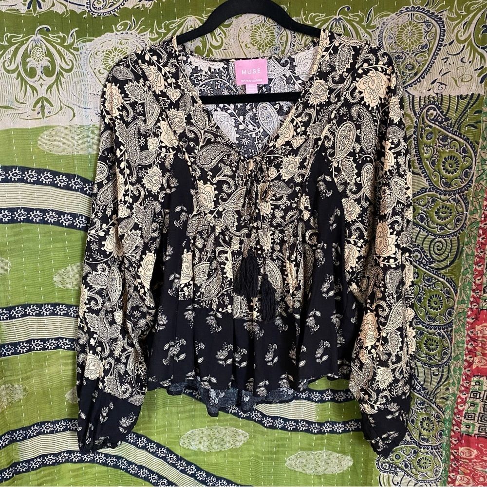 Muse Black/ Tan Sherry Paisley Baby Doll Bohemian Peasant Blouse Size Small - Picture 2 of 16